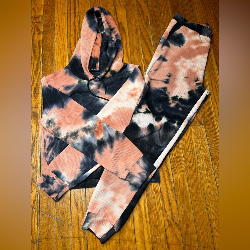 Women hooded sweater and jogger pant